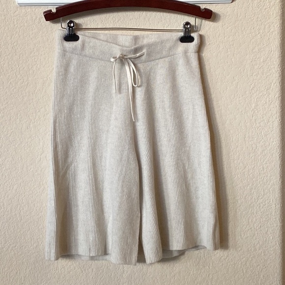 Johnny Was Calme Cashmere Ribbed Bermuda Knit Shorts Loungewear Size S - Picture 3 of 8